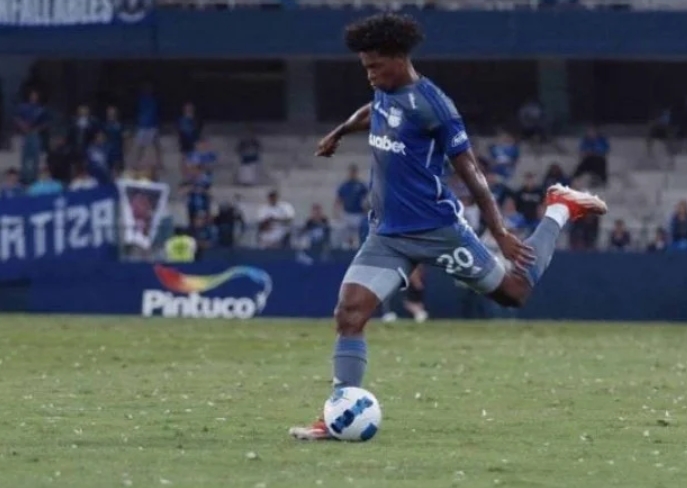 Jogador do Emelec tem esposa e filho sequestrados no Equador