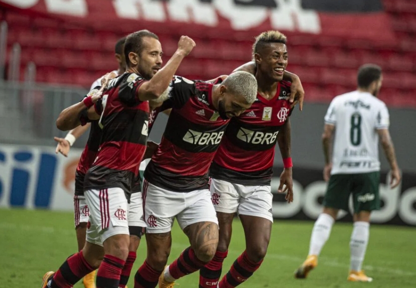 Flamengo e Palmeiras dão salto para mano a mano no topo do Brasileiro