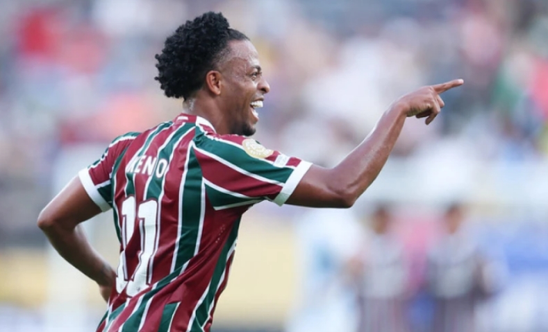 Destaque na vitória do Fluminense, Keno pode ser novidade no time titular