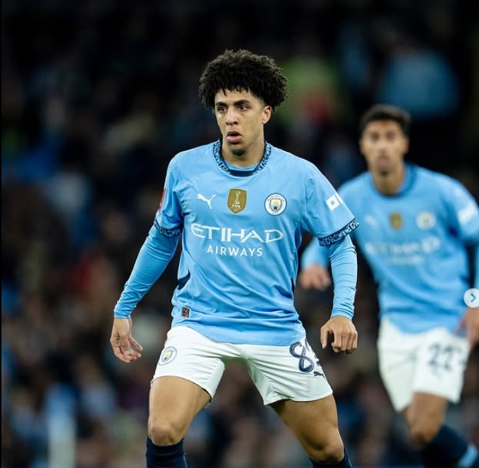 Titular do City é suspenso por três jogos no Mundial de Clubes; entenda