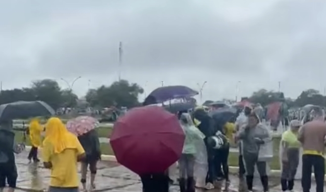 Ao menos 34 apoiadores de Nikolas Ferreira foram atingidos por raio no DF