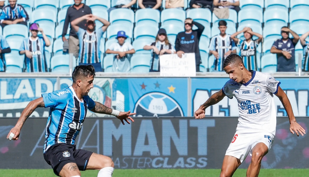 Com gol de pênalti de Braithwaite, Grêmio vence o Bahia pelo Brasileirão