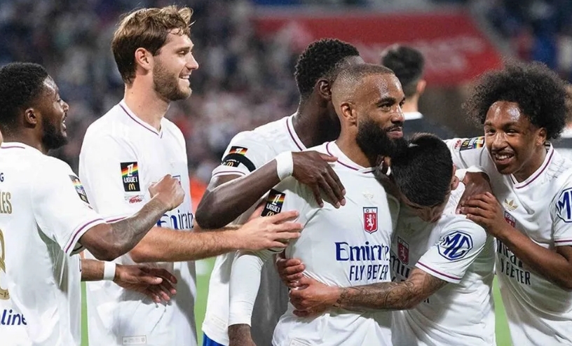 Lyon, de John Textor, é rebaixado na França por problemas financeiros