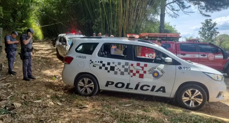 Helicóptero com duas pessoas cai no interior de São Paulo