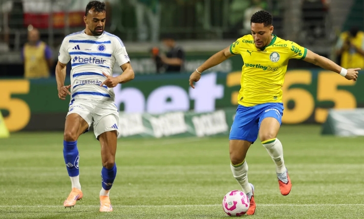 Com um a mais, Palmeiras só empata com Cruzeiro e abre vantagem mínima