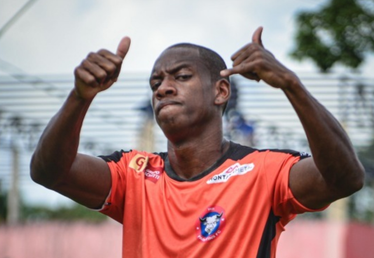 Zagueiro Douglas Nunes renova contrato com RPE Parintins FC