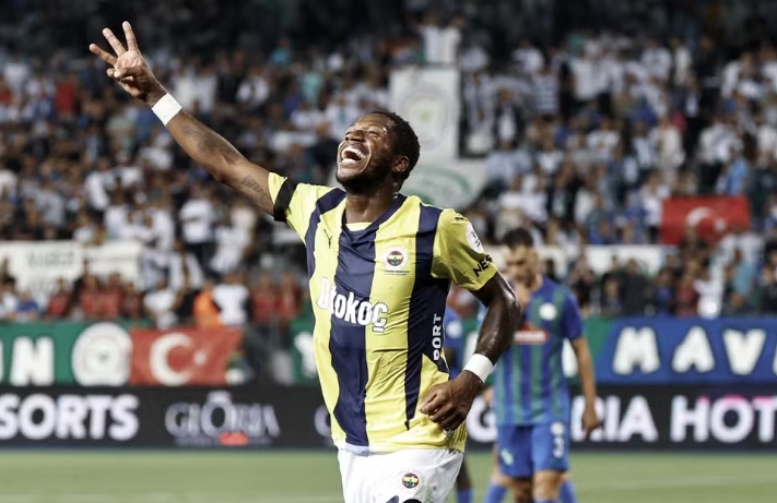 Atlético-MG tenta repatriar Fred, do Fenerbahçe