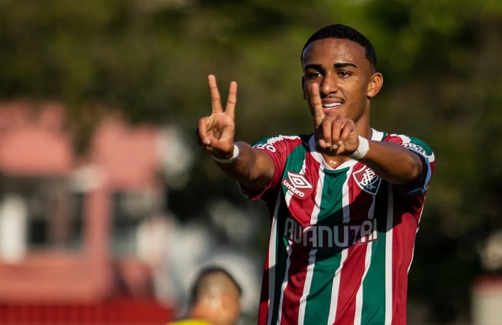 Fluminense empresta zagueiro ao Mirassol após saída de Jemmes