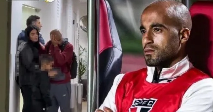 Lucas Moura é flagrado chorando após queda do São Paulo na Libertadores