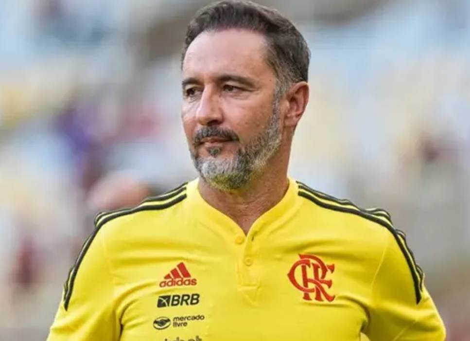 Ex-Flamengo e Corinthians, Vítor Pereira exalta Inglaterra