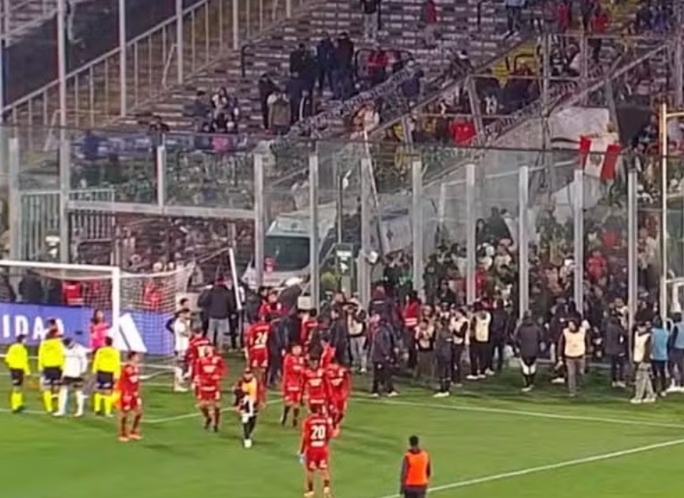 Torcedor do Colo-Colo morre durante confusão antes de amistoso no Chile