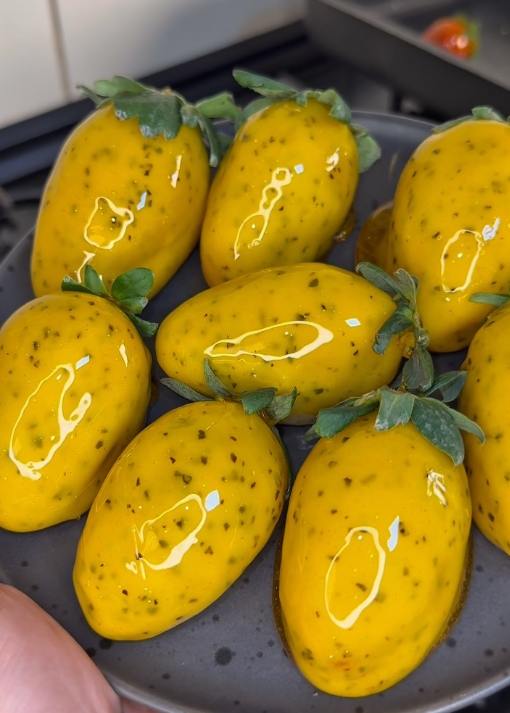 Uva, maracujá e melancia: 'frutas do amor' viralizam nas redes