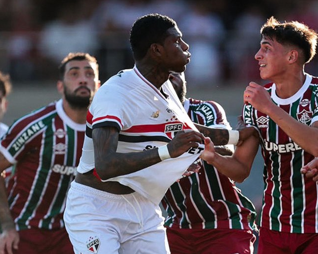 São Paulo vence o Fluminense em casa e avança no Brasileirão