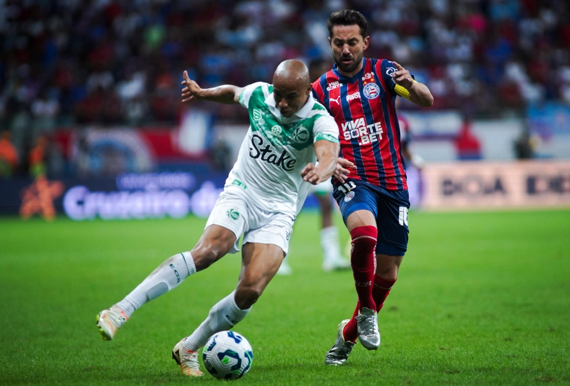 Jean Lucas tem noite de artilheiro e Bahia vence Juventude