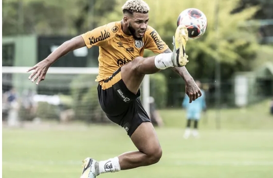 Inter anuncia contratação do lateral-direito Nathan, do Santos