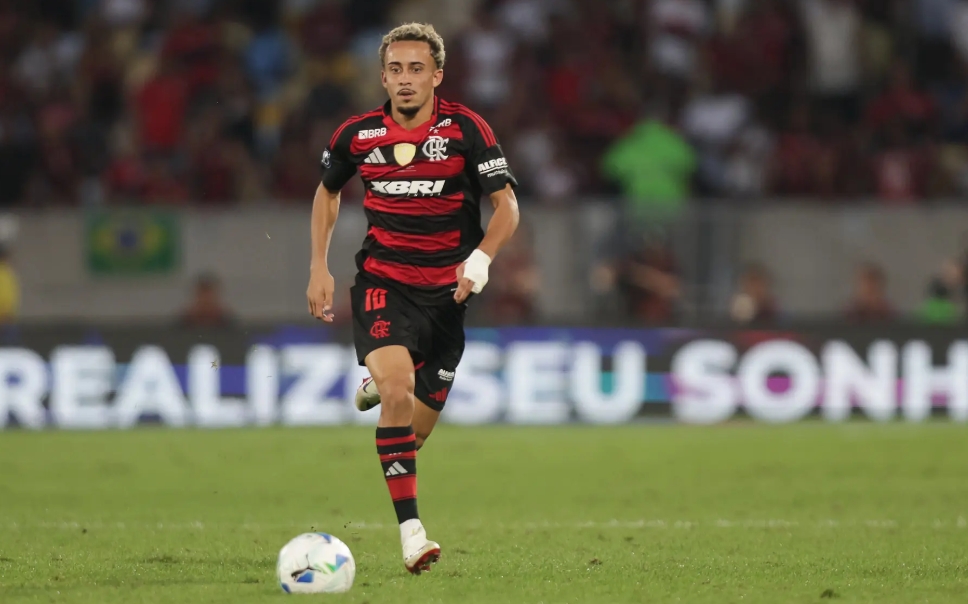 Flamengo encaminha venda de Matheus Gonçalves ao Al-Ahli