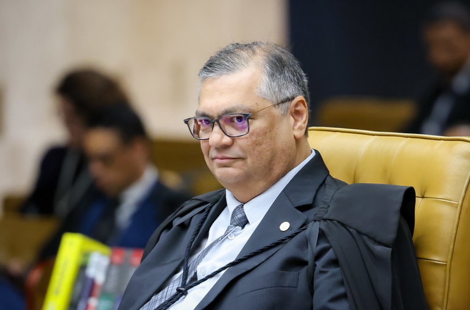 Flávio Dino mantém suspensão de R$ 4,2 bilhões em emendas parlamentares