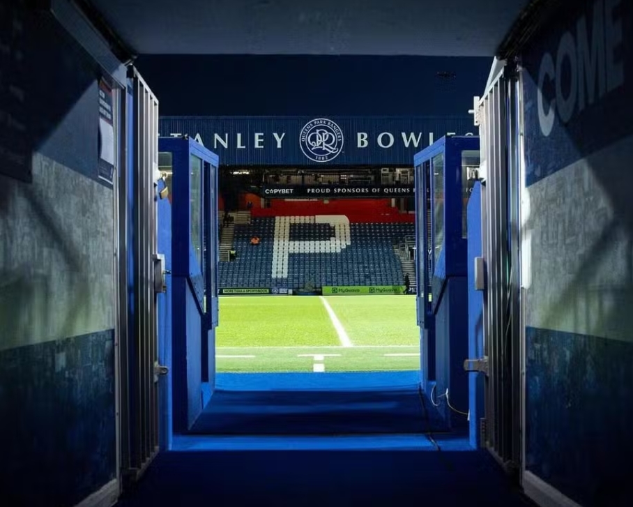 Dois jogadores de time europeu são presos após incidente em boate; entenda