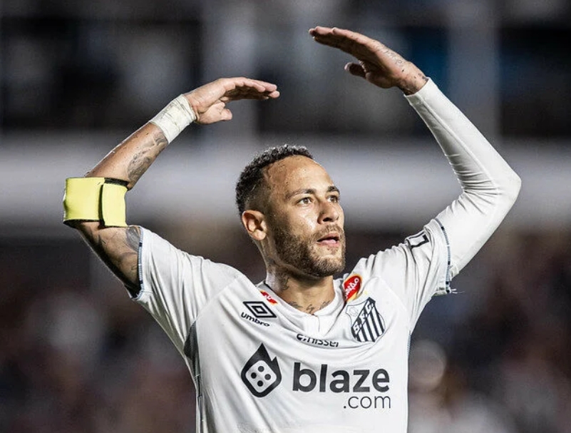 CEO do Santos diz que presidente é quem vai negociar permanência de Neymar
