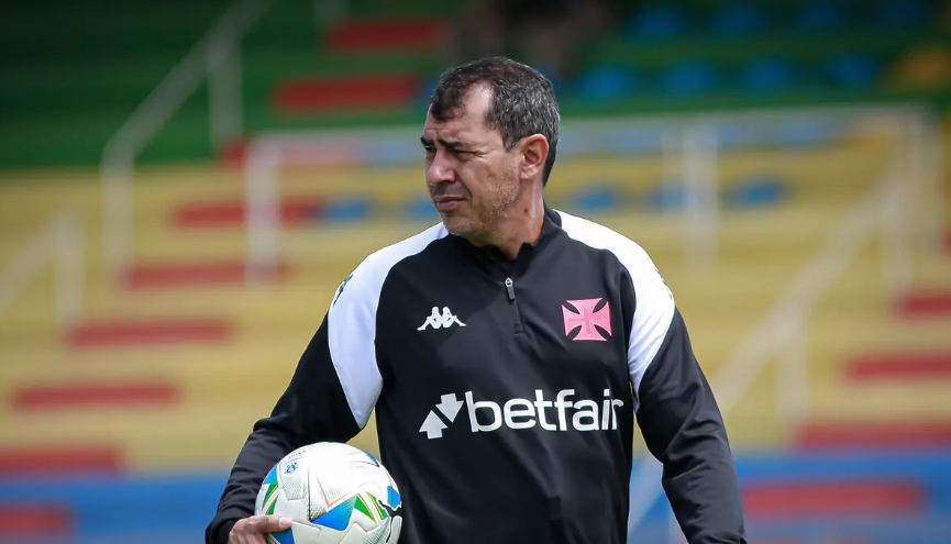 Vasco comunica a saída do técnico Fábio Carille