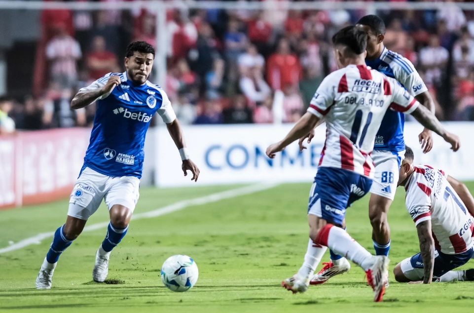 Já eliminado, Cruzeiro empata com o Unión Santa Fé pela Sul-Americana