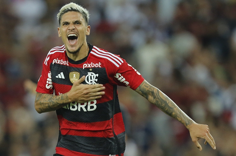 Pedro faz gol de tudo que é jeito no Flamengo