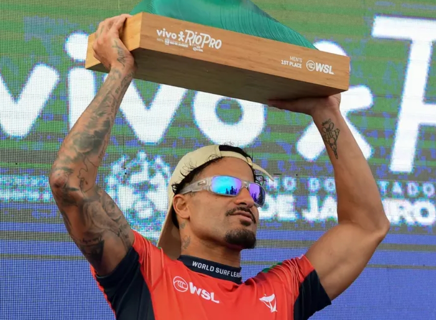 Italo vence final brasileira e leva etapa de Saquarema do Mundial de surfe