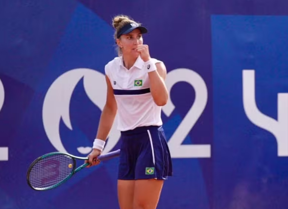 Bia Haddad vence Gracheva e se classifica; Laura Pigossi é eliminada