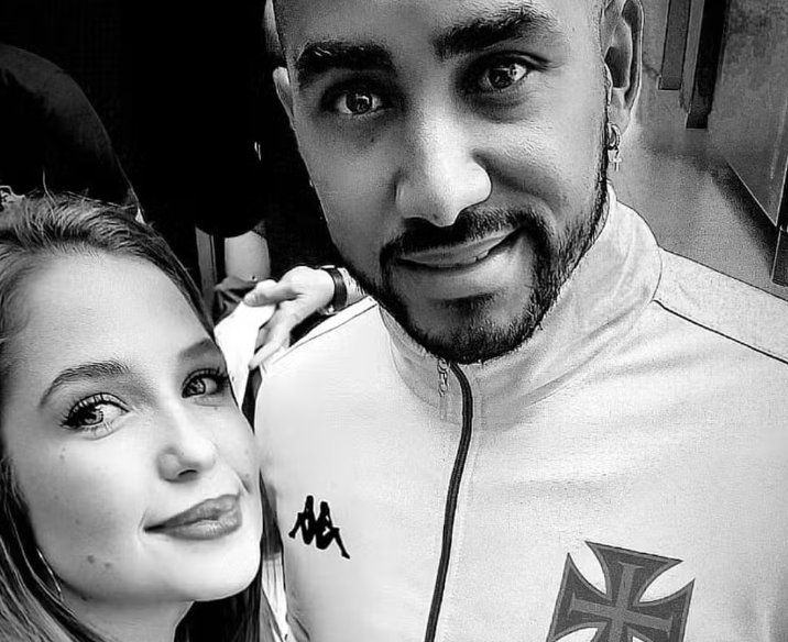 Payet, ex-Vasco, vira réu por violência psicológica contra advogada