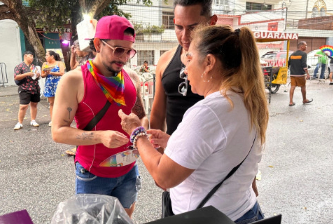 FVS reforça prevenção à saúde na Parada Gay em Manaus