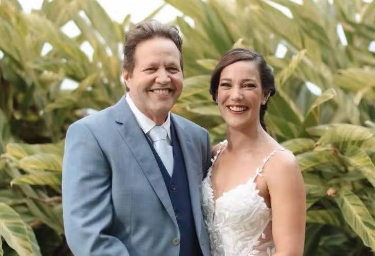 Adriana Birolli se casa no Rio com diretor Ivan Zettel