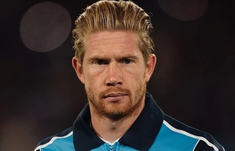 De Bruyne passa por cirurgia bem-sucedida após lesão na coxa em jogo