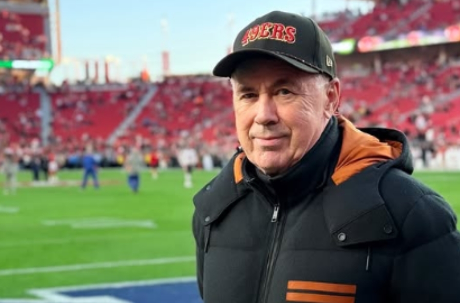 Carlo Ancelotti vai a jogo da NFL e celebra experiência
