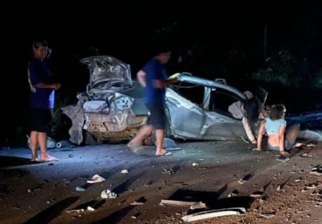 Tragédia na BR-319: Colisão entre carro e caminhonete deixa cinco mortos