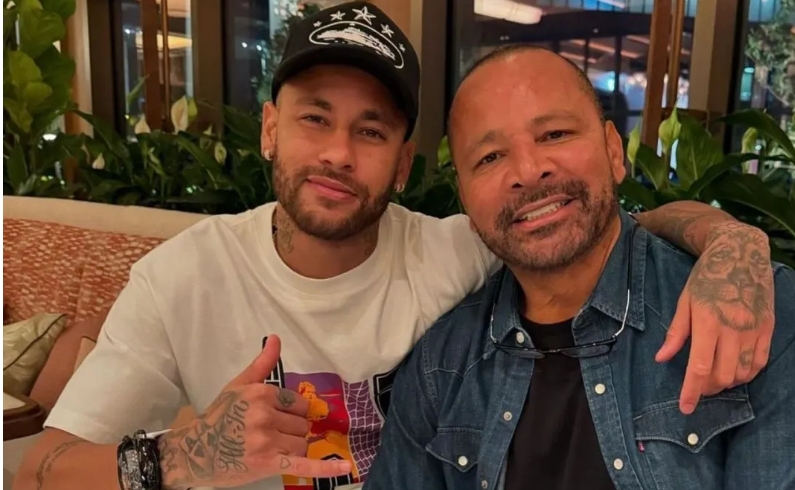 Neymar voltou ao Santos por 'solidariedade', diz pai do atleta