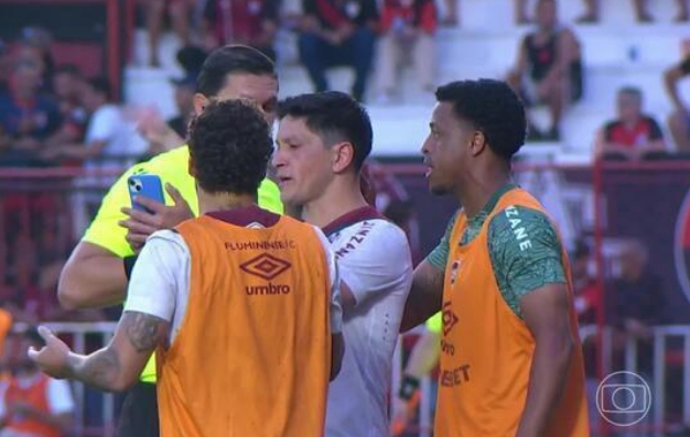 Com gol polêmico, Atlético-GO vence o Fluminense por 1 a 0 em Goiânia