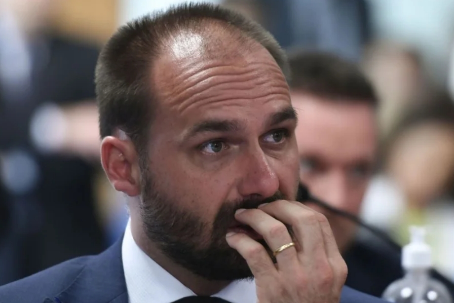Moraes determina nova medida para notificar Eduardo Bolsonaro