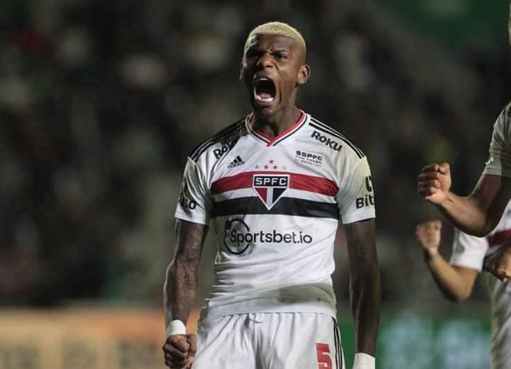 Grêmio sonda Arboleda, mas São Paulo nem abre negociação