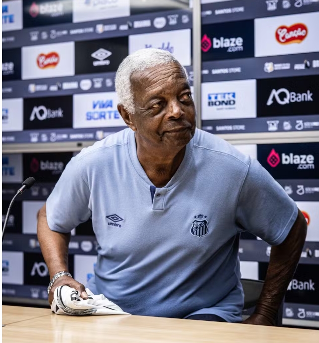 Lima, bicampeão mundial pelo Santos, morre aos 83 anos
