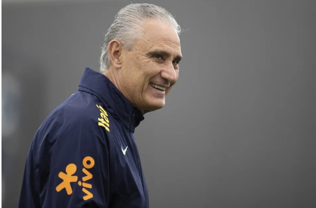 Botafogo abre conversas com Tite e terá reunião com técnico italiano