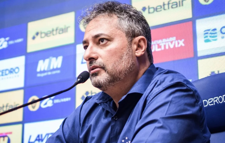 A caminho do Santos, Alexandre Mattos se despede do Cruzeiro