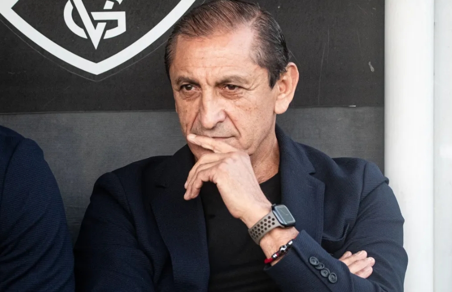 Corinthians se acerta com Ramón Díaz