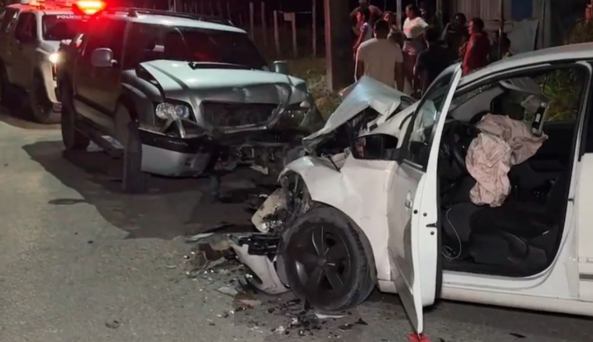 Casal fica ferido durante batida violenta no Ramal do Ipiranga