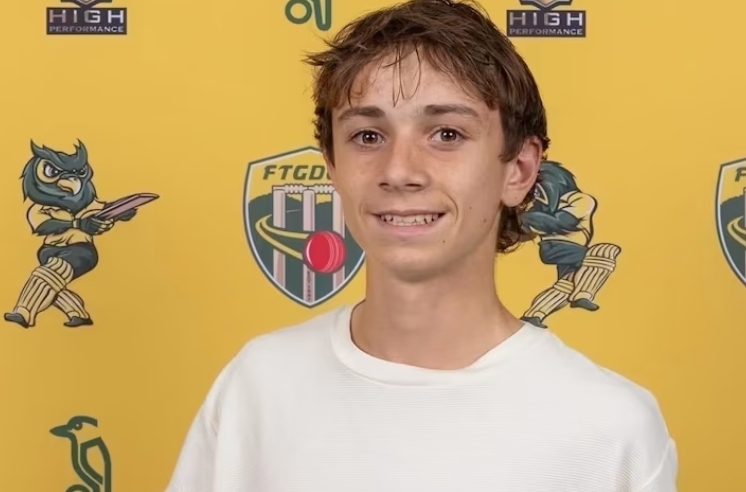 Jogador de críquete morre após ser atingido por bola durante treino