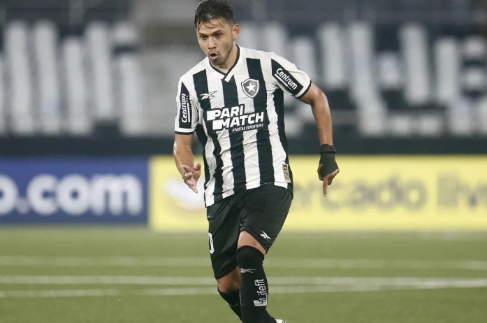 Botafogo anuncia saída de mais um campeão da Libertadores e da Série A