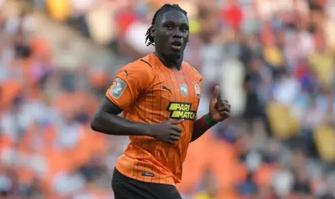 Flamengo faz proposta por atacante Lassina Traoré, do Shakhtar