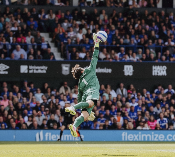 West Ham é multado por cânticos homofóbicos em jogo contra o Chelsea