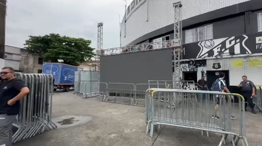 Vila Belmiro prepara estrutura para anúncio de Neymar; veja