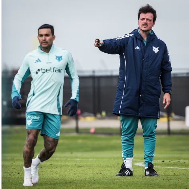 Dudu manda recado do elenco do Cruzeiro para Diniz