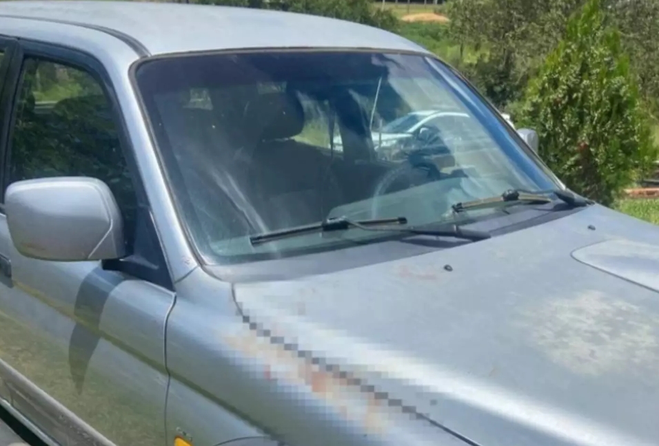 Homem é preso por agredir e empurrar esposa de carro em movimento no RS